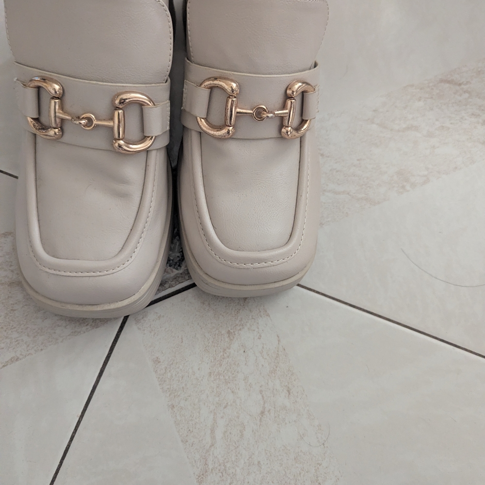 Elegant Cream Loafers with Gold Accents
